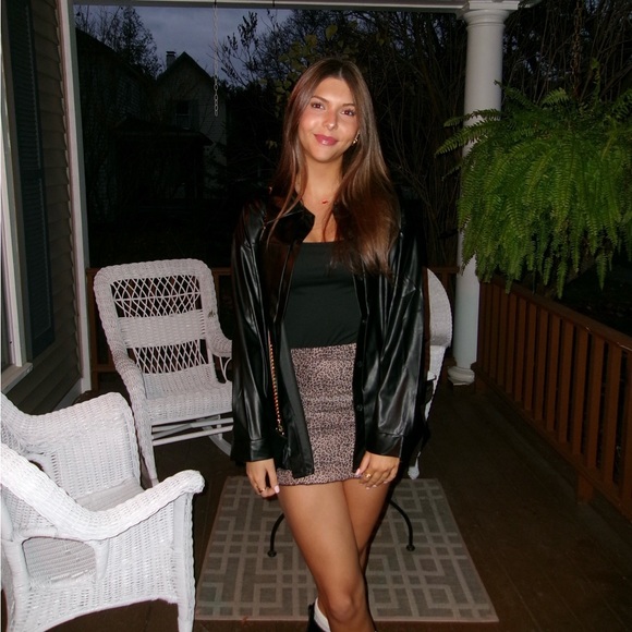 Meet your Posher, Annie - Picture 1 of 1